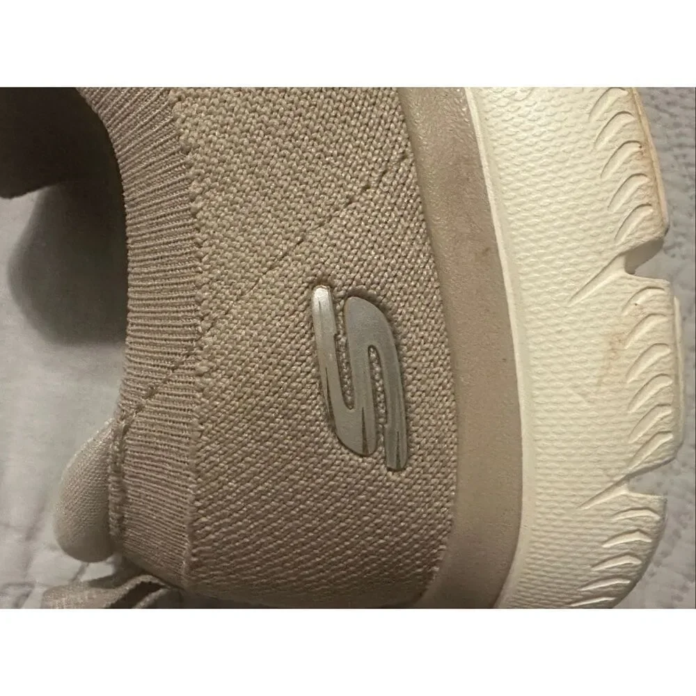 Skechers tan knit slip ons memory foam wide fit sz 8.5